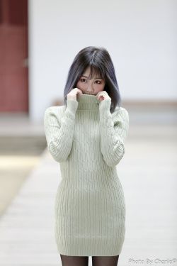 男生吃美女胸视频